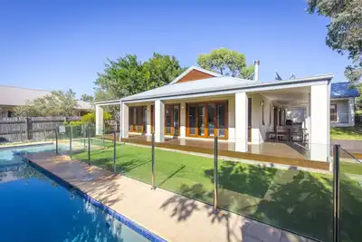 Image de Potteroo - Stylish 4 bedroom family friendly home with private pool