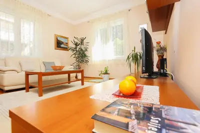 Image de Appartement de deux chambres avec air conditionné Split (A-16420-a)