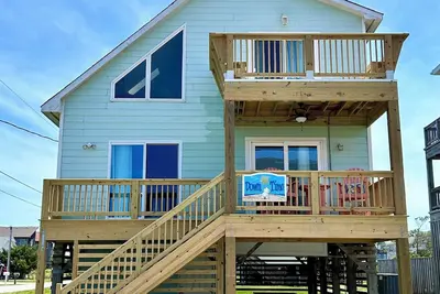 Image de Nouvelle liste! Maison de détente à un pâté de maison de la plage à Kdh - Idéal pour les familles!