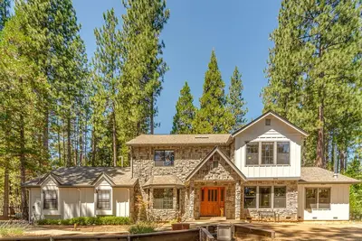 Image de Superbe maison exécutive! 4br, pour 15 personnes avec table de billard, A / C, Allée Level