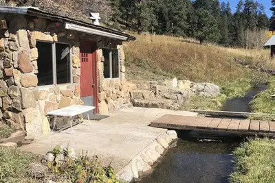 Image de Chalet Mountian rustique sur la rivière