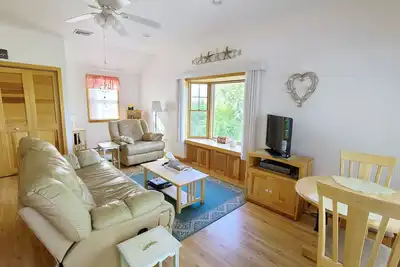 Image de Nouvelle inscription - Spacieux 2bd Home - A / C, près de Cape Cod Rail Trail & Marconi Beach!