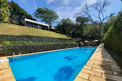 Image de Site avec vue panoramique sur la forêt atlantique et les montagnes, à 10 minutes du centre-ville