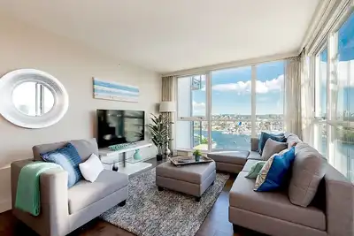 Image de 2 Chambre Waterfront Condo avec vue sur la ville et l'eau Vastes