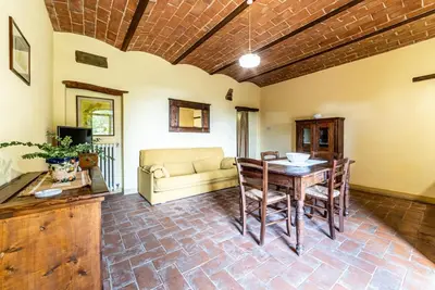 Image de \"Il Querciolo\"   Apartment \"Pozzale\" for 2+2  people in a farmhouse in Valdichiana, in the heart of Tuscany