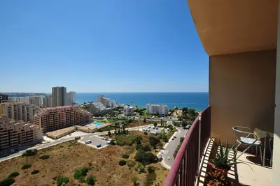 Appartement Clube Praia Mar au 16ème Étage avec Vue Spectaculaire sur l'Océan et la Rivière