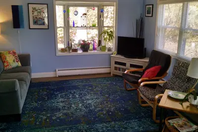 Image de Fraîchement rénové maison-- 10 minutes du stade Beaver