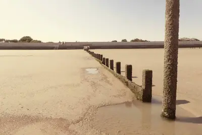 Image de À quelques minutes d'une longue plage de sable, à quelques pas du village et de ses installations