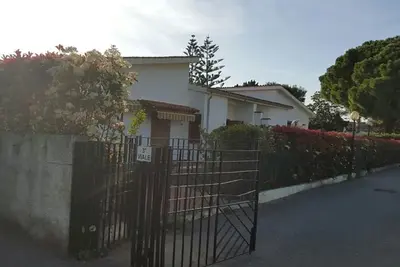 Image de Villa à deux pas de la mer. . .
