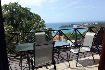 Image de Condo 2 chambres au dernier étage avec vue sur l'océan et à distance de marche de la plage