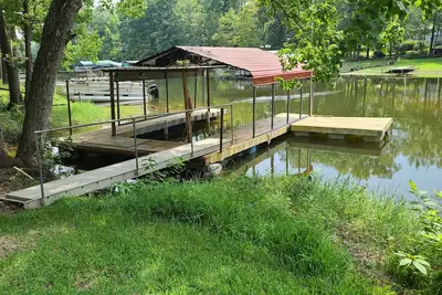 Image de Toledo Bend Water Front! Niché dans une crique tranquille avec bateau et quai de baignade