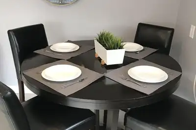 Image de Spacieux appartement 3ba / 2ba à Olde Walkerville.