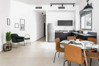 Image de Appartement récemment rénové dans le meilleur emplacement de Tel Aviv à 4 min à pied de la plage