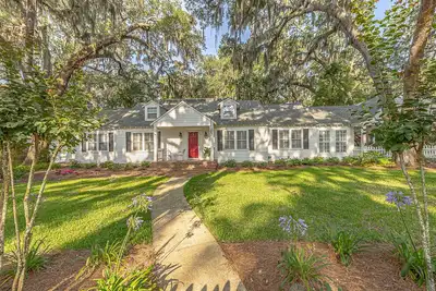 Image de Sugar Magnolia Cottage. Tentaculaire Village Cottage. 3 chambres, 8 couchages