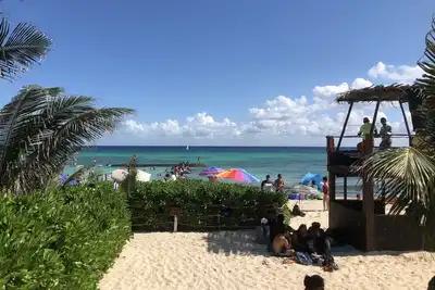 Image de * Nouveau * Près de la plage, Penthouse, Wifi, Palapa sur le toit et jacuzzi, Vélos, 3br 3ba