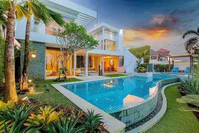 Image de Villa avec vue sur le golf et la mer près de la plage de Dream Land