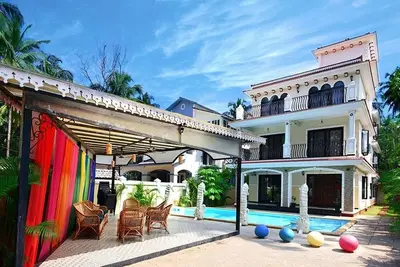 Image de 9bhk Villa avec piscine pour enfants, piscine pour enfants, fontaines d'hippocampe et salle de jeux