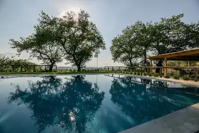 Image de Villa spacieuse avec piscine à Castiglion Fiorentino Italie