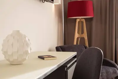 Image de Suite Junior avec Terrasse - Le jeu de miroirs