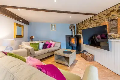 Image de Belle grange! Bienvenue aux «écuries» du domaine Stoneleigh Knowle