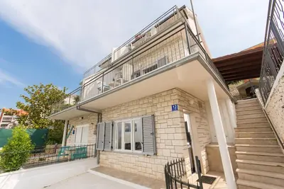 Image de Maison de Vacances à Mastrinka avec Balcon