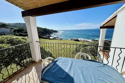 Image de Appartement avec vue mer 4 personnes à l'étage.