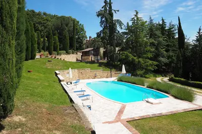 Ginestra, maison avec terrasse extérieure et vue sur la piscine commune