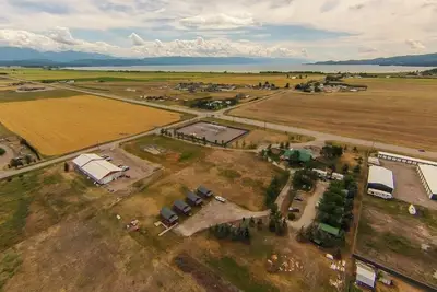 Image de Somers / Kalispell Cabine Loft Nest à une chambre pour location à court ou à long terme