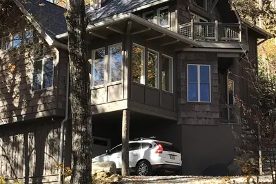 Image de Highlands maison près de la ville sur la piste de Rhododendron