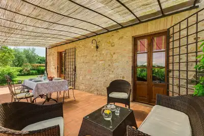 Image de La Stalla, bel appartement de 2 chambres dans le Chianti avec piscine