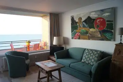 Image de Appartement confortable sur la plage est avec vue sur la mer
