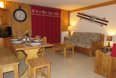 Image de Appartement de vacances à Samoens Centre 60m ܑ 2 chambres + chambre avec lits superposés Wi-Fi Tv & Dvd