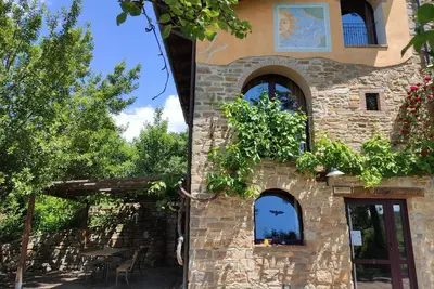 Image de Appartement rénové dans la vieille maison en pierre « Grange » avec piscine, sauna et jardin