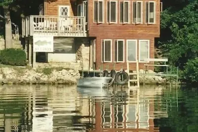 Image de Madison 3 Br Cottage sur 3000 acres lac. Kayaks et ponton