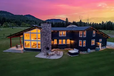 Image de Family & Pet friendly lodge pouvant accueillir jusqu'à 16 personnes sur la rivière Wenatchee