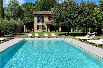 Image de Agriturismo Borgo ai Lecci Villa de Charme en Pierre au coeur de la Toscane.