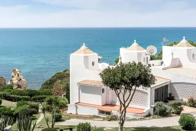 Image de Beachhouse sur la falaise T3 | B111