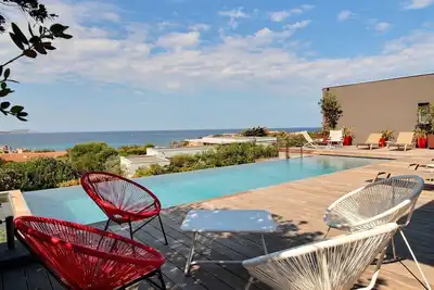 Image de Villa de 5 chambres, vue mer, à 5 minutes de l'Ile Rousse, accès mer à pied