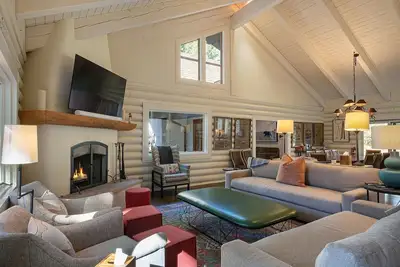 Image de Maison très familiale et conviviale. . . 5 + Br (2 maîtres), 5. 5 Bains, 4. 838 Sf Grand Qg