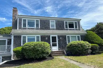 Image de Maison spacieuse face à Nantucket Sound