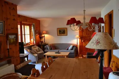 Image de Extérieur : appartement pour 4 personnes au 1er étage, terasse orienté sud avec vue panoramique-Inté