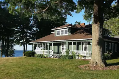 Image de Maison historique de 5 chambres en bord de lac Ontario - The Cottages At Troutburg