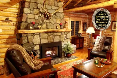 Image de Cabane en rondins de luxe au bord de la rivière - Simplement Magique - Escapade romantique