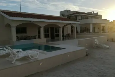 Image de Casa Playa Frente Al Mar, Entrada Ram Chixchulub Puerto