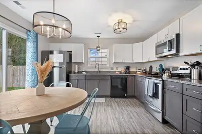 Image de Adapté aux familles à 5 minutes de Grand Park ground Aire de jeu / Console de jeu Ps4