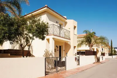 Image de Magnifique villa dans un excellent emplacement près de la mer