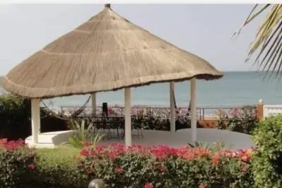 Image de La Somone: Pieds Dans L Eau, Superbe Villa Climatisee