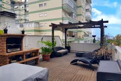 Immeuble moderne situé dans le centre de Lisbonne.