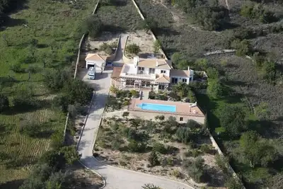 Image de Villa avec piscine, vue sur mer, télévision (42'), internet, chauffage central