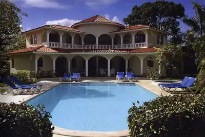 Image de Villa de 3 à 5 chambres, pour 6 personnes, piscine privée: Tout compris